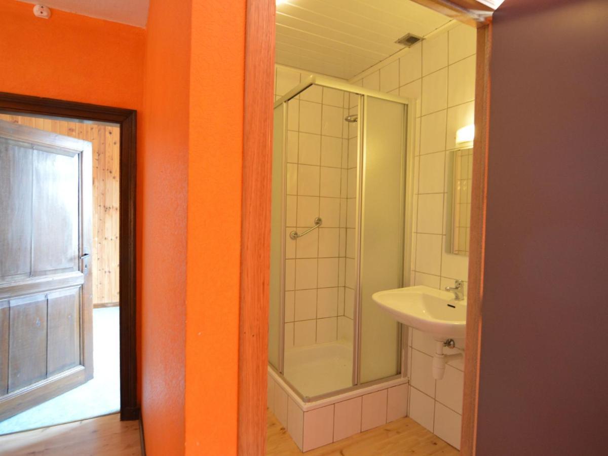 Spacious Holiday Home In Teuven With Garden ภายนอก รูปภาพ