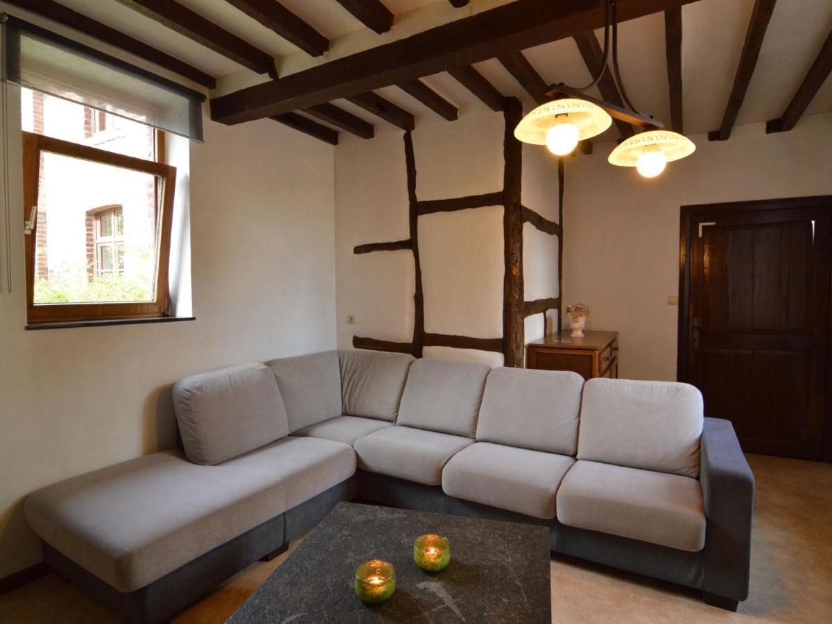 Spacious Holiday Home In Teuven With Garden ภายนอก รูปภาพ