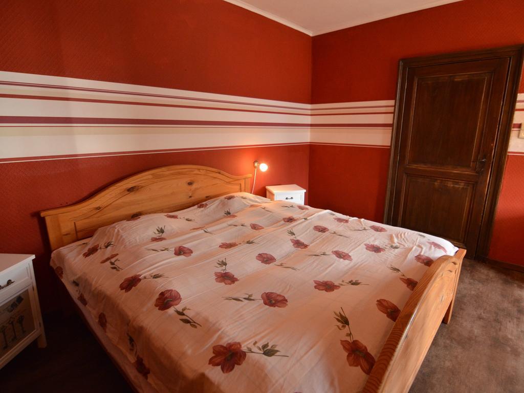 Spacious Holiday Home In Teuven With Garden ภายนอก รูปภาพ